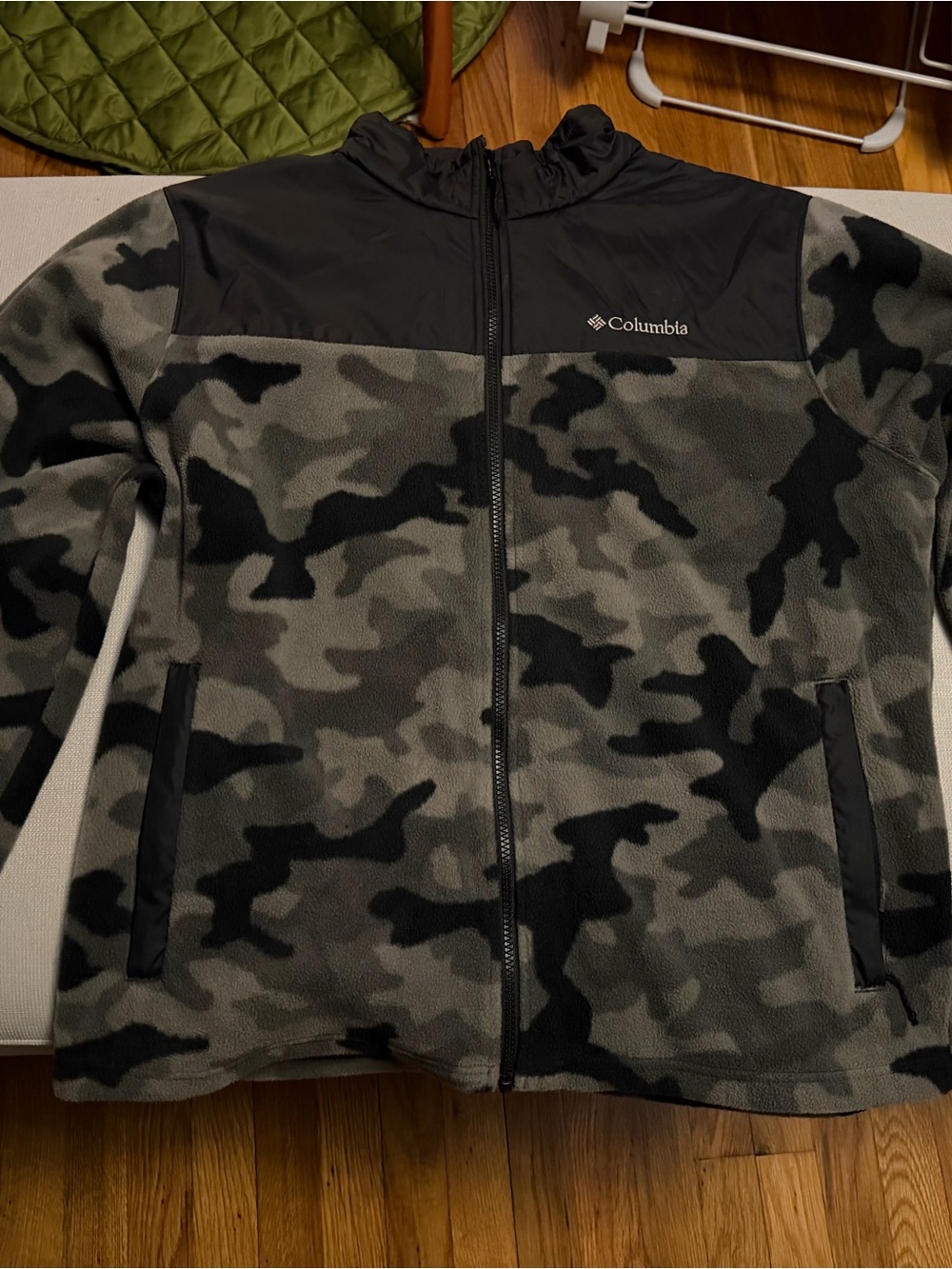 Columbia Men's Black Camo Lightweight Fleece Jacket